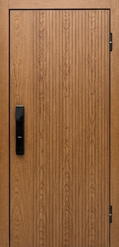 Входная квартирная дверь с панелями МДФ и замком с биометрией